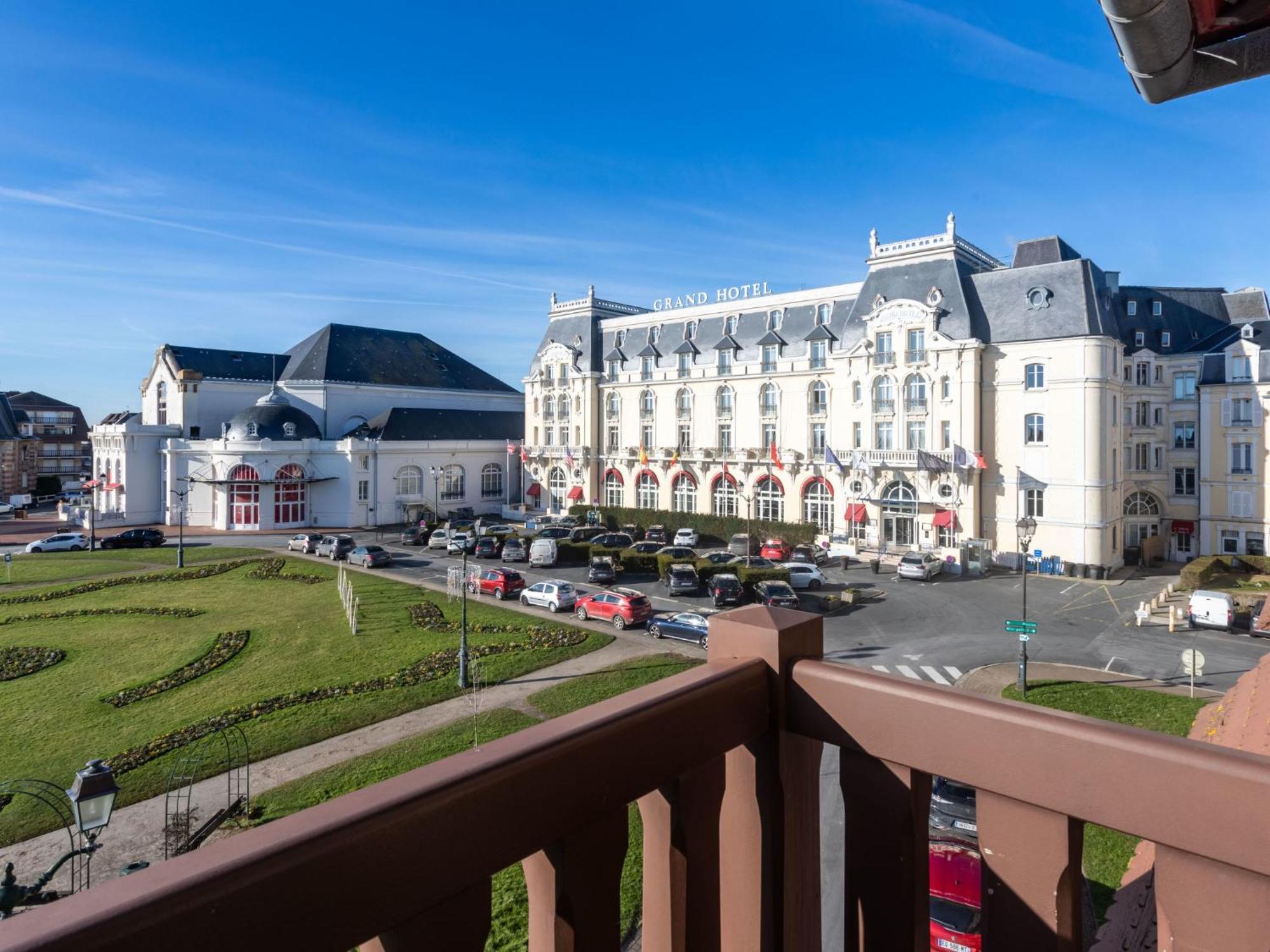 Apartment Le Normandie Home By Interhome Cabourg Exteriör bild